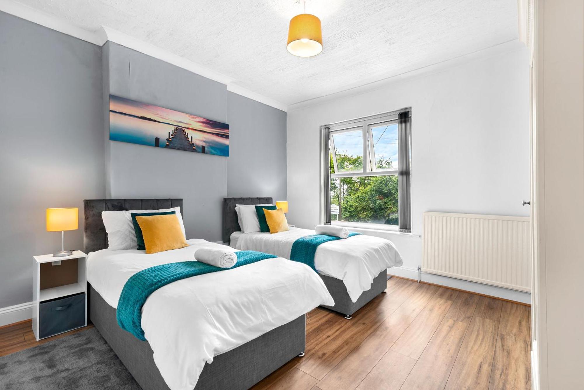Hilltop Place Suites Near Meadowhall シェフィールド エクステリア 写真